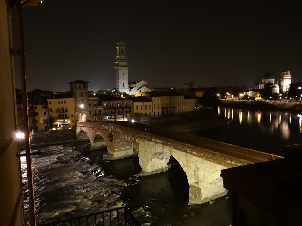 Theater Verona Luxury Apartment Room photo