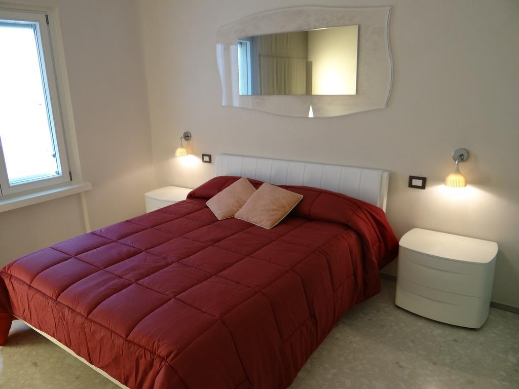 Theater Verona Luxury Apartment Room photo